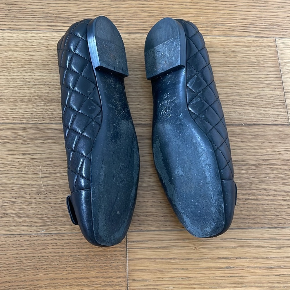 CHANEL Black Quilted Leather CC Logo Ballet Flats - Picture 9 of 9